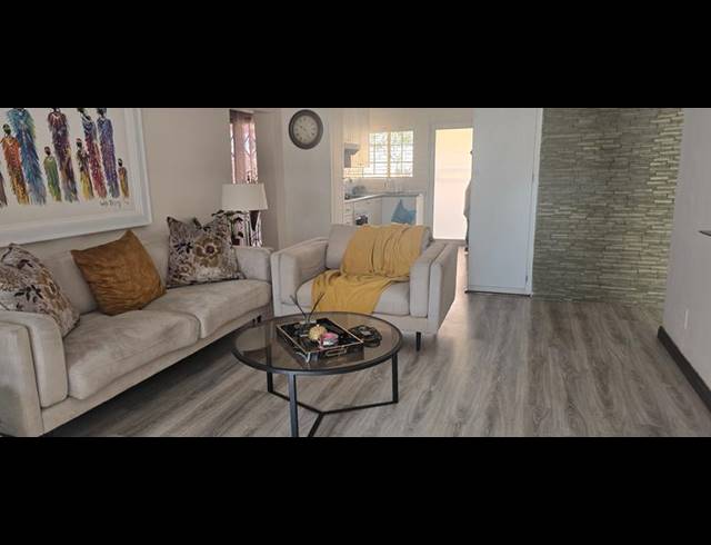 2 BEDROOM TOWNHOUSE FOR SALE IN MAGALIESKRUIN